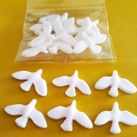 50 Pombinhas de Pasta Americana para Decorar Doces Batizado