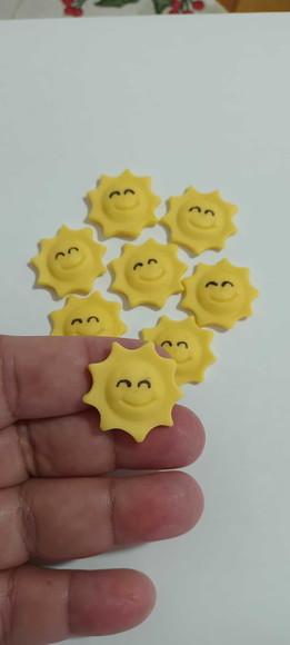 20 Apliques de Açúcar Solzinho 2cm