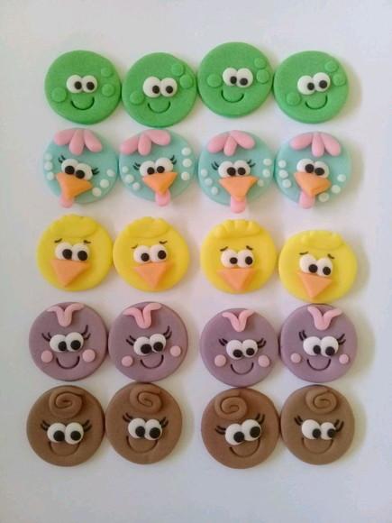20 Apliques 3cm Galinha Pintadinha para Decorar Doces