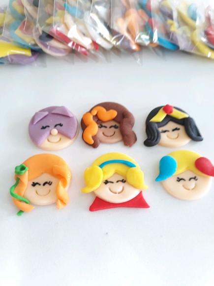 10 Apliques 3 cm Super Hero Girls
