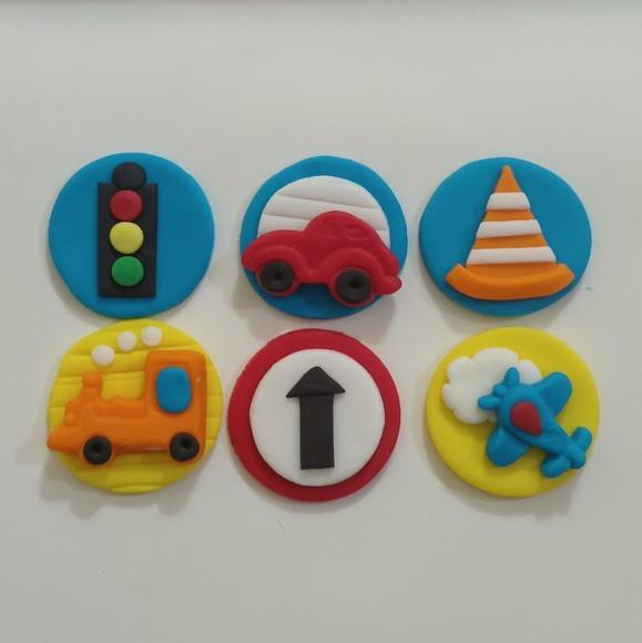 10 Apliques 4cm Brinquedos Meios de Transporte