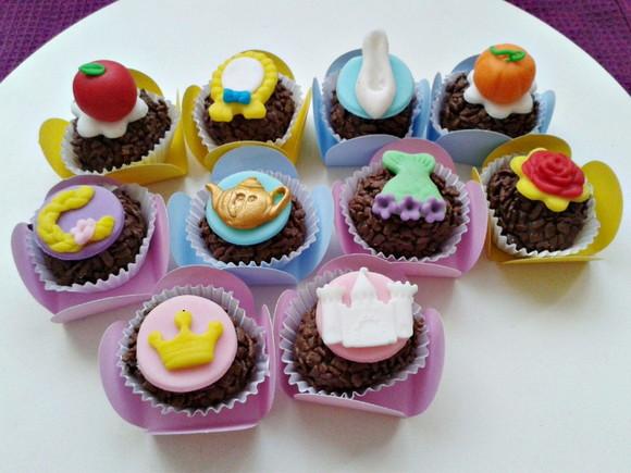 10 Apliques de açúcar 3 cm Docinhos Princesas