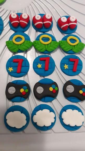 10 Apliques de açúcar 3cm brigadeiros Sonic