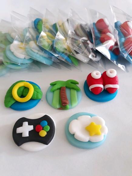 10 Apliques de açúcar 3cm brigadeiros Sonic