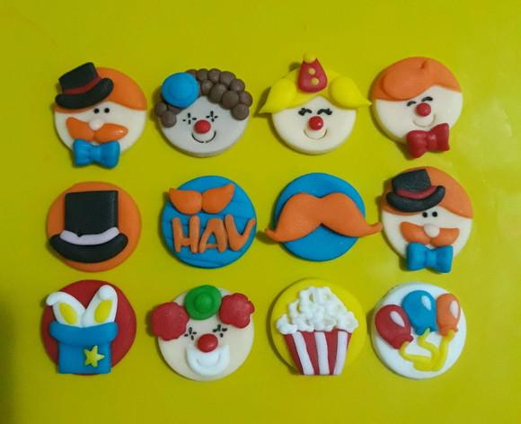 10 Apliques de açúcar 3cm Mundo Bita Circo