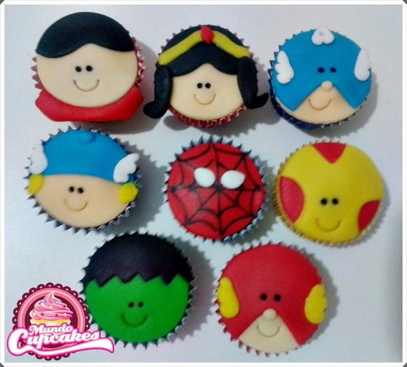 10 Apliques de açúcar 4 cm Super Heróis