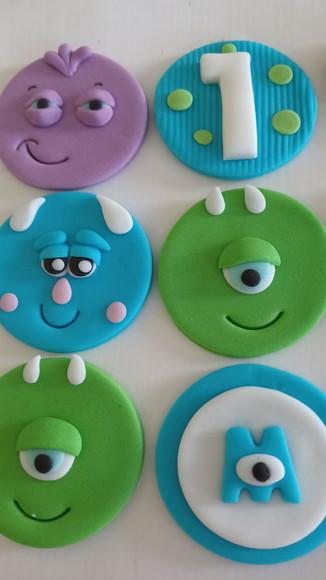 10 Apliques de açúcar 5cm Pirulitos Monstros SA