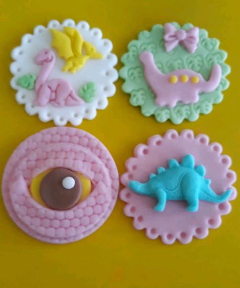 10 Apliques de açúcar 6cm Dinossauros Rosa