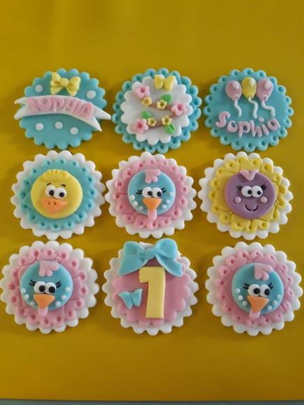 10 Apliques de açúcar 6cm para Cupcakes Galinha Pintadinha