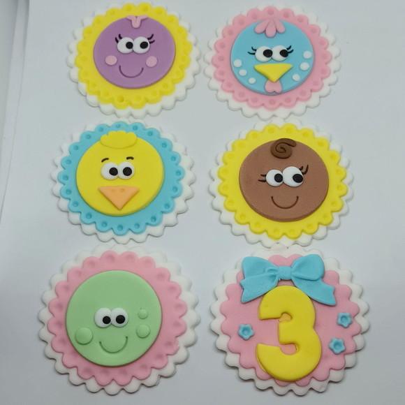 10 Apliques de açúcar 6cm para Cupcakes Galinha Pintadinha
