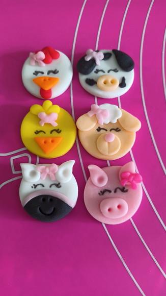 10 apliques de açúcar Docinhos 3cm Fazendinha