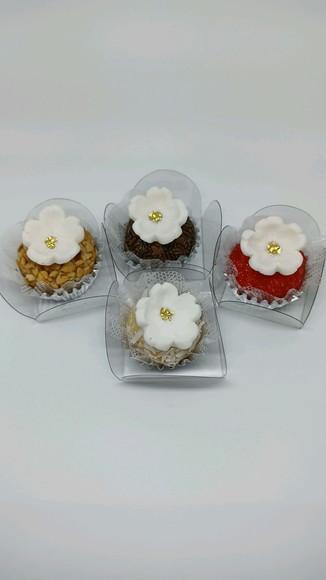 12 Flores de açúcar boleadas para doces e chocolates