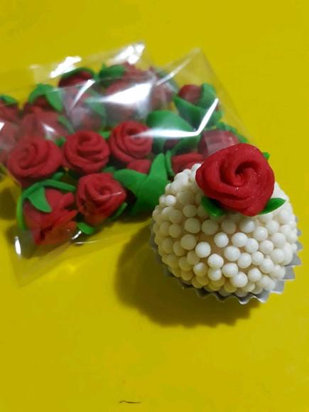 12 Apliques de açúcar Rosas com folha