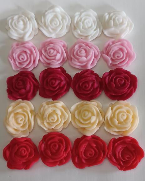 12 Rosas de açúcar para decorar doces e chocolates