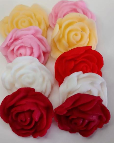 12 Rosas de açúcar para decorar doces e chocolates