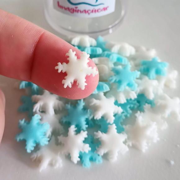 50 Mini Confeitos Flocos de Neve para Decorar Doces