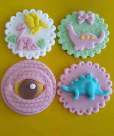 Confeitos de Açúcar 6cm Dinossauros Rosa
