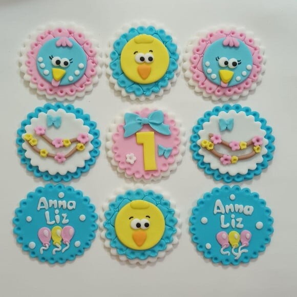 Confeitos de Açúcar 6cm Galinha Pintadinha