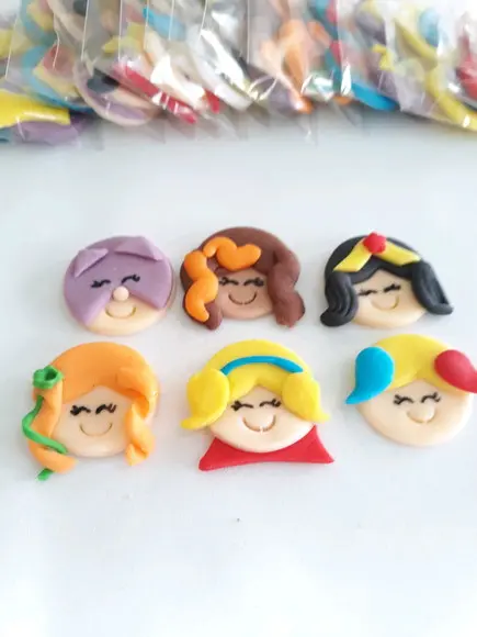 10 Apliques 3 cm Super Hero Girls