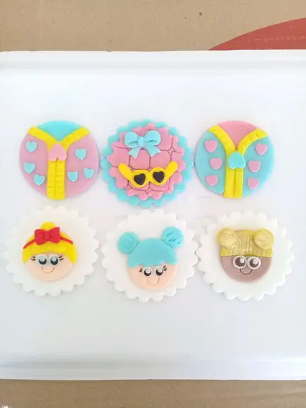 10 Apliques cupcakes 6 cm LOL