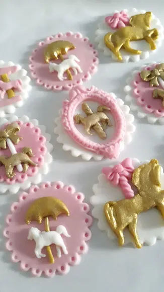 10 Apliques Cupcakes 6 cm Carrossel Encantado