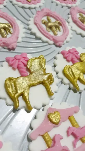 10 Apliques Cupcakes 6 cm Carrossel Encantado