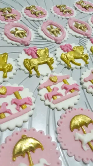 10 Apliques Cupcakes 6 cm Carrossel Encantado