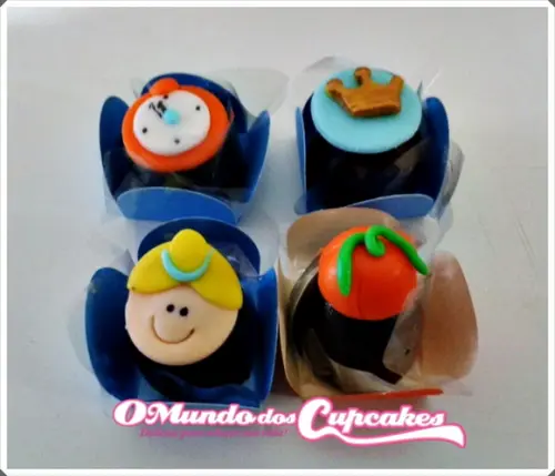 10 Apliques de açúcar 3cm Bombons Cinderela