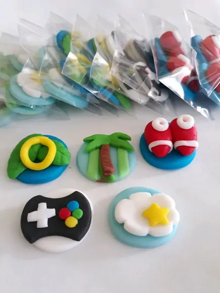 10 Apliques de açúcar 3cm brigadeiros Sonic