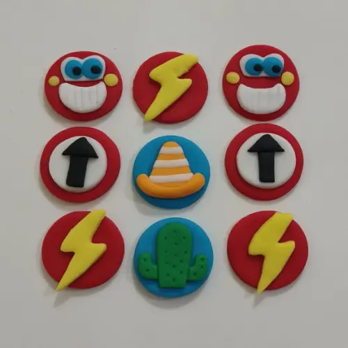 10 Apliques de Açúcar 3cm Carros