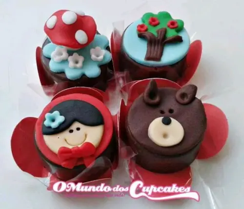 10 Apliques de açúcar 4cm Chapeuzinho Vermelho