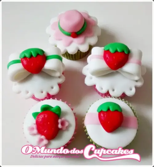 10 Apliques de açúcar 4cm Moranguinho