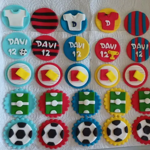 10 Apliques de Açúcar 5cm Futebol
