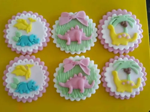 10 Apliques de açúcar 6cm Dinossauros Rosa