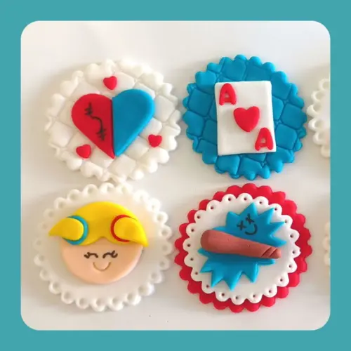 10 Apliques de açúcar 6cm para Cupcakes Arlequina