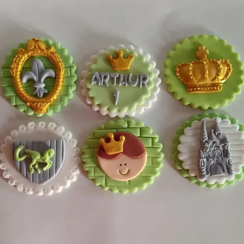 10 Apliques de açúcar 6cm para Cupcakes Rei Arthur