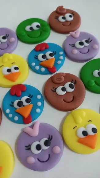 10 apliques de açúcar Doces Galinha Pintadinha - 3cm