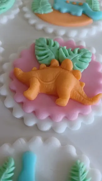 10 Confeitos de Açúcar 6cm Dino Baby
