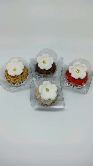 12 Flores de açúcar boleadas para doces e chocolates