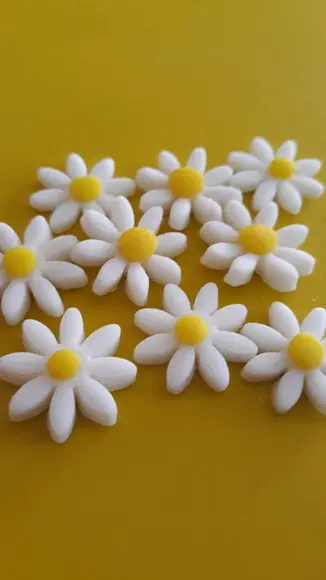 25 mini margaridas de açúcar para doces e chocolates.