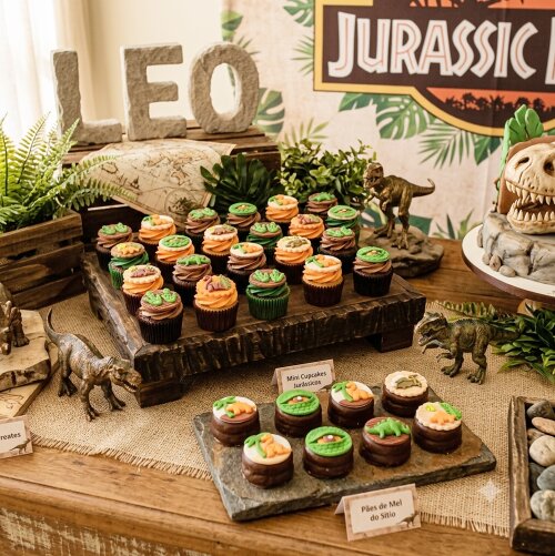 Confeitos de Açúcar 4cm Dinossauros Jurassic