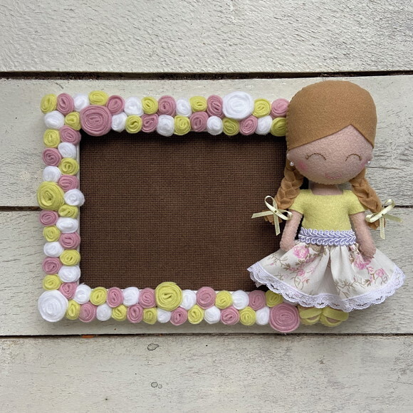 Porta Retrato Menininha