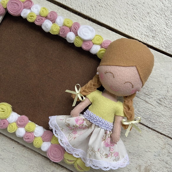 Porta Retrato Menininha