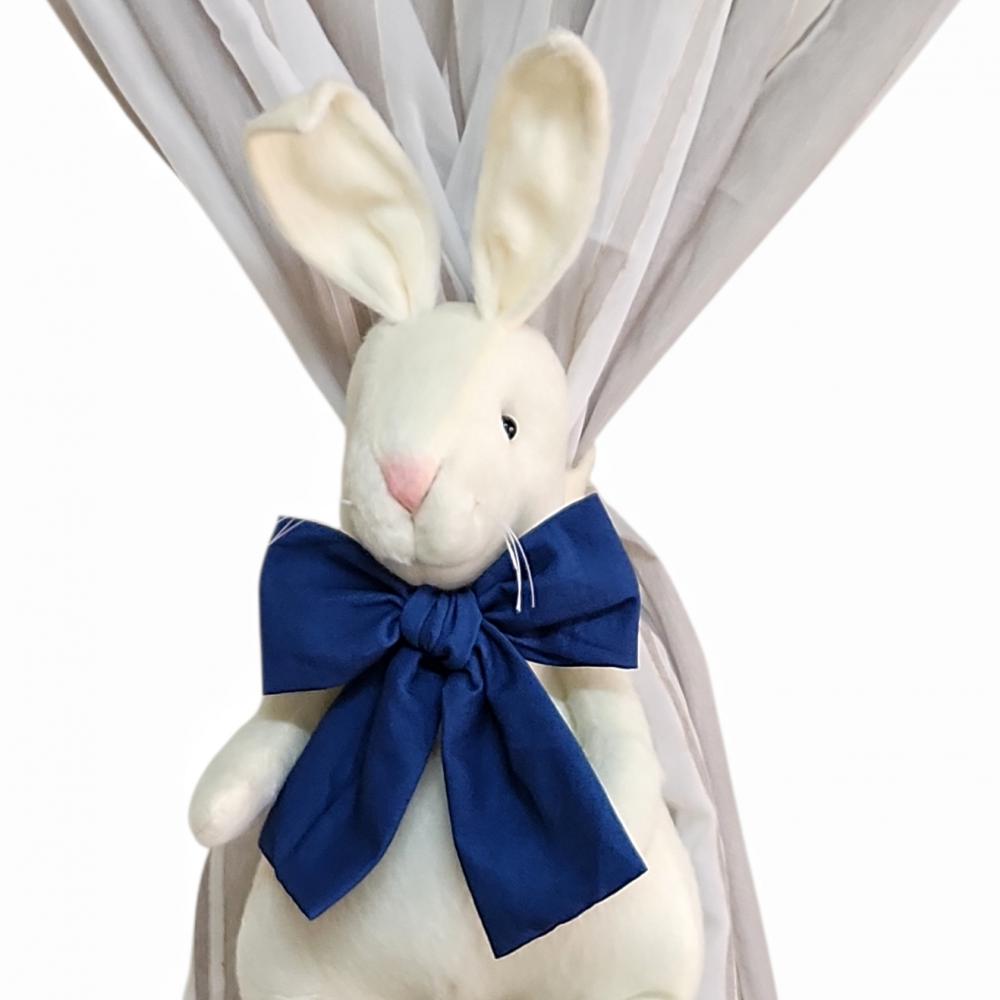 Coelho prendedor de cortina