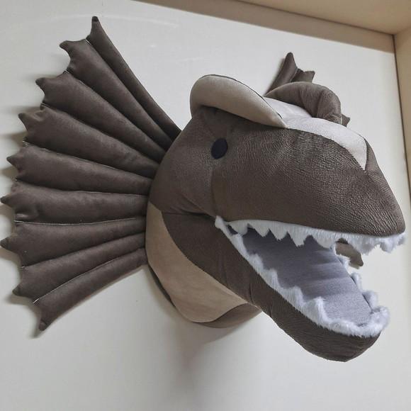 Cabeça de Dinossauro Falsa Taxidermia.
