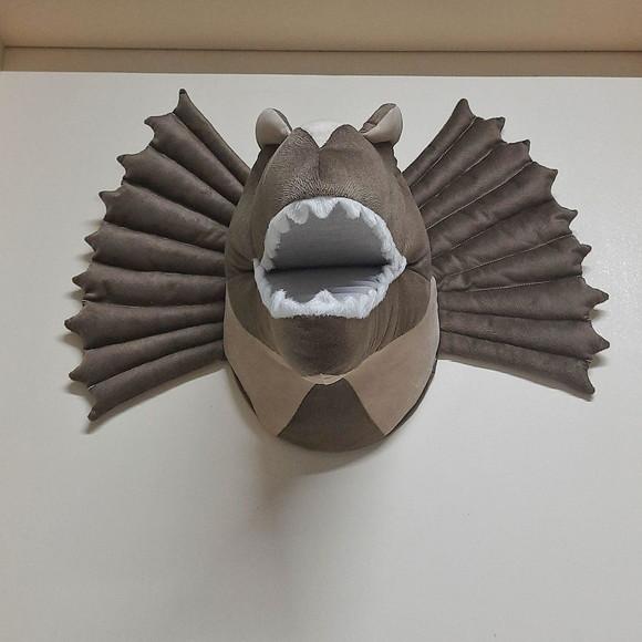 Cabeça de Dinossauro Falsa Taxidermia.