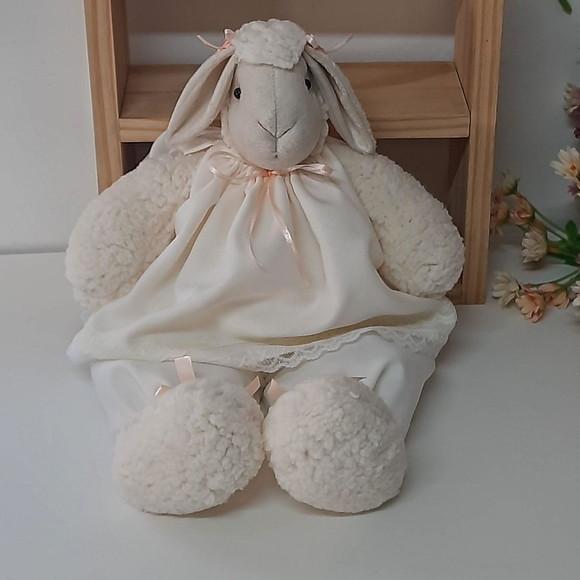 Carneirinha de Vestido