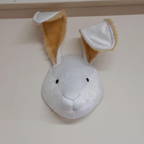 Coelho Falsa Taxidermia em Pelúcia