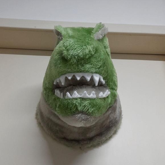 Falsa Taxidermia em Pelúcia Dinossauro