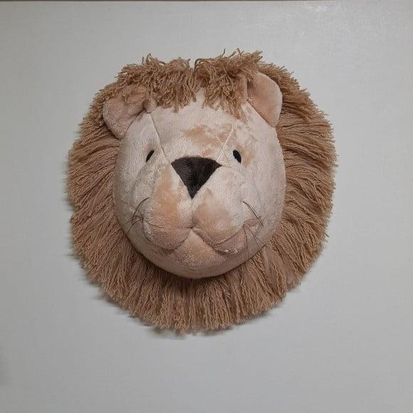 Falsa Taxidermia em Pelúcia Leão